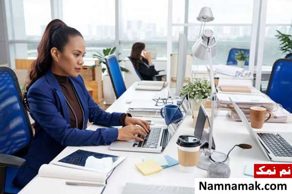 بهترین برخورد و رفتار با همکار خبرچین تمرکز در کار خود برای مقابله با همکار خبرچین