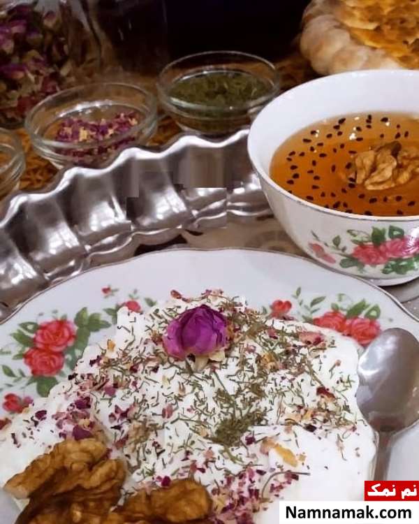 ماست ایسلندی را با چه بخوریم؟ ماست ایسلندی را با چه بخوریم؟