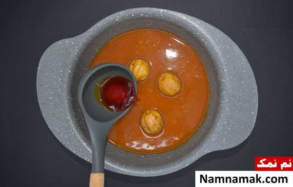 اضافه کردن زعفران به خورش قیمه