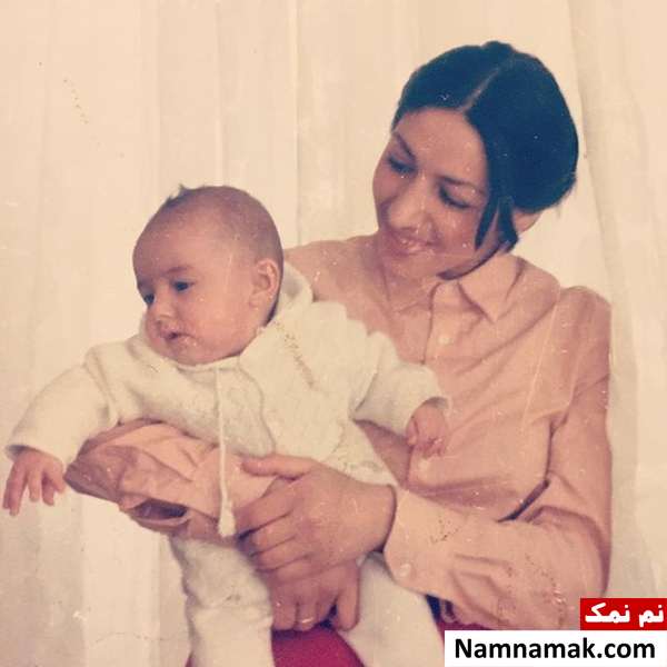 عکس پدر و مادر هانیه توسلی کودکی هانیه توسلی در کنار مادرش