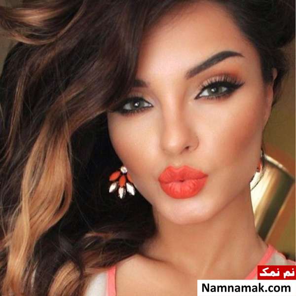 آرایش چشم سبز با پوست گندمی