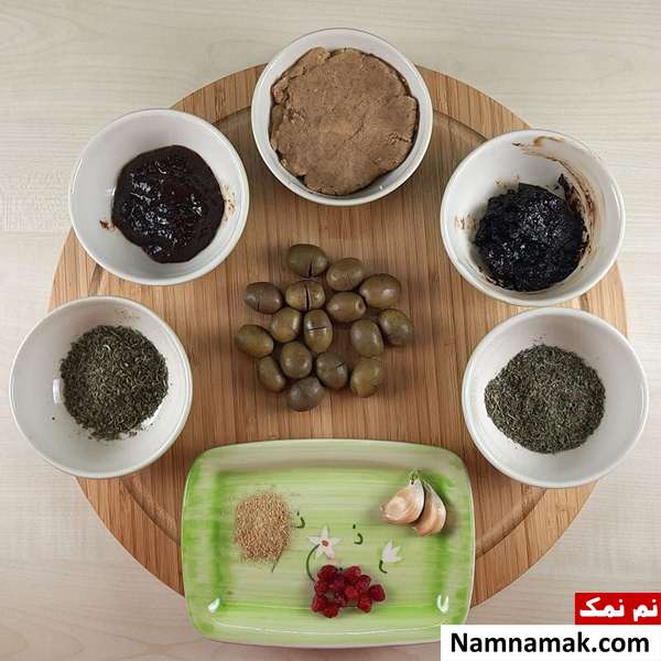 زیتون پرورده با بادام زمینی