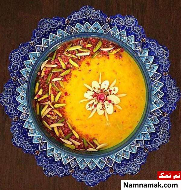 تزیین شله زرد با دارچین و بادام