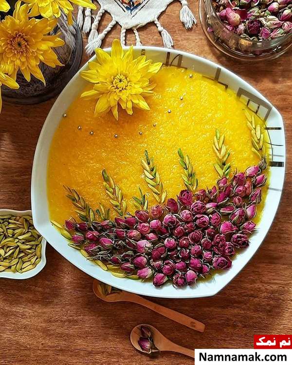 تزیین شله زرد با گل محمدی ، پودر نارگیل و دارچین