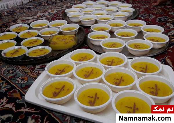 تزیین شله زرد نذری در ظرف یکبار مصرف با نام امام علی