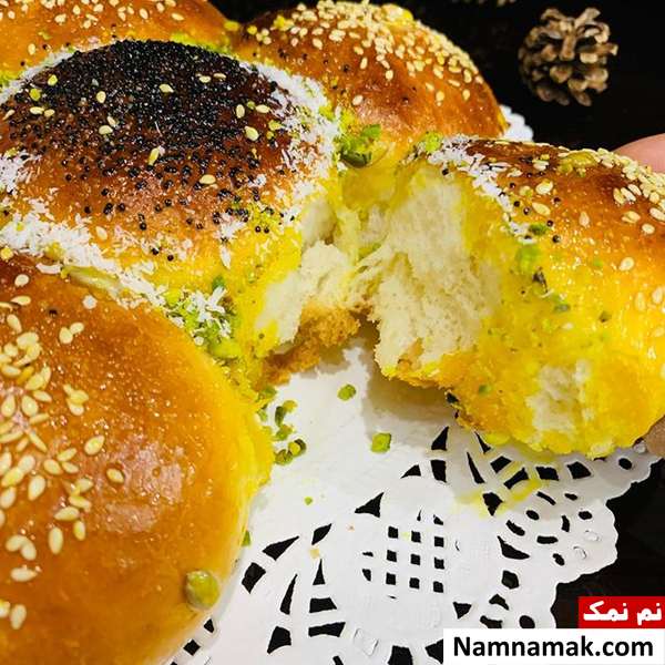 نان شیرمال با ماست