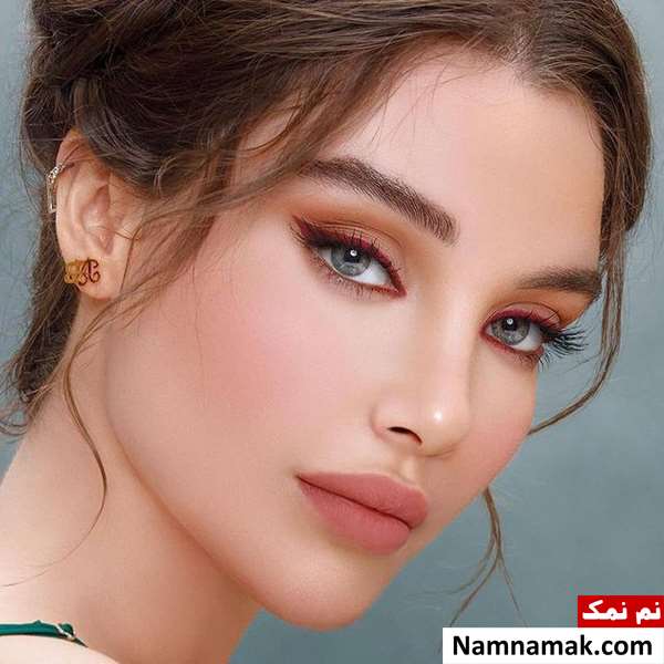 میکاپ دخترانه لایت