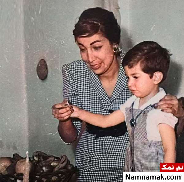 آتیلا پسیانی و مادرش جمیله شیخی