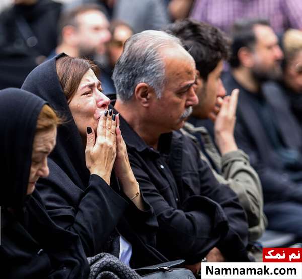 گزارش تصویری مراسم تشییع جنازه و خاکسپاری آتیلا پسیانی بازیگران زن در مراسم خاکسپاری آتیلا پسیانی