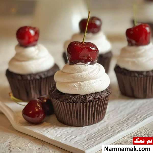 کاپ کیک گیلاس و شکلات