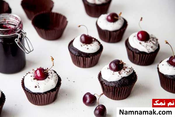 کاپ کیک گیلاس و شکلات