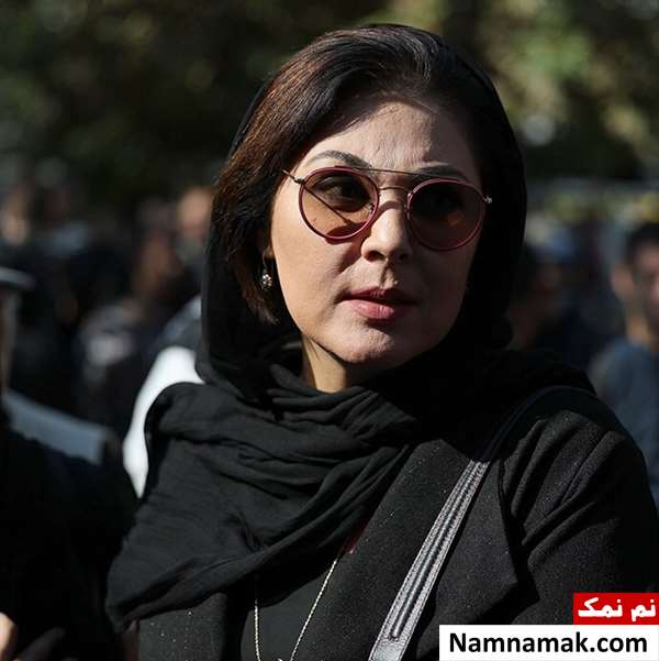مراسم خاکسپاری داریوش مهرجویی لاله اسکندری در مراسم خاکسپاری داریوش مهرجویی