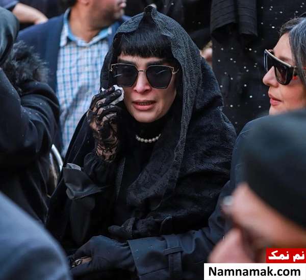 مراسم خاکسپاری بیتا فرهی اندیشه فولادوند در مراسم تشییع بیتا فرهی