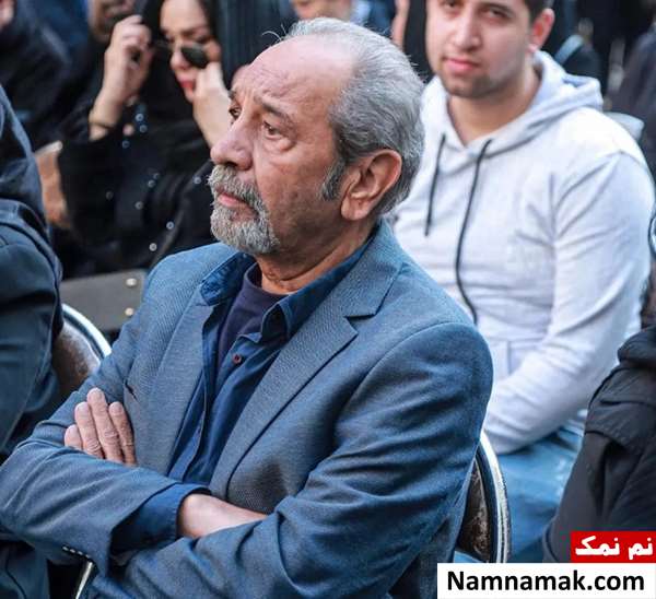 مراسم خاکسپاری بیتا فرهی داریوش فرهنگ در مراسم خاکسپاری بیتا فرهی