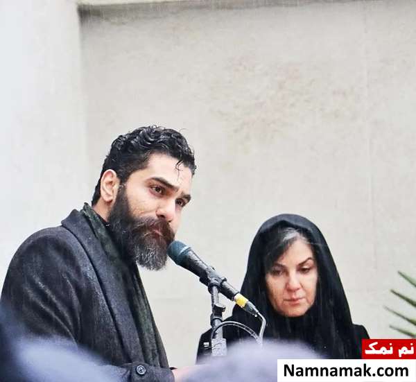 مراسم خاکسپاری بیتا فرهی علی زندکیلی در مراسم تشییع بیتا فرهی