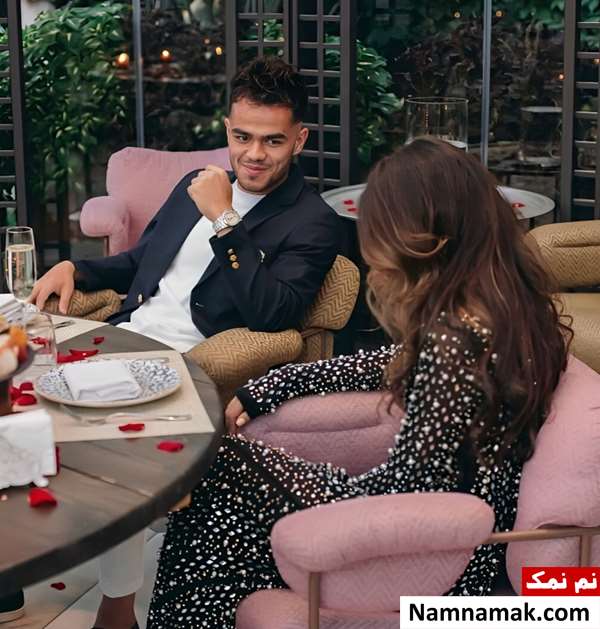 اوستون اورونوف و همسرش