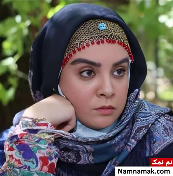 آتنا مهیاری بازیگر نقش ماه کاووس در سریال نون خ