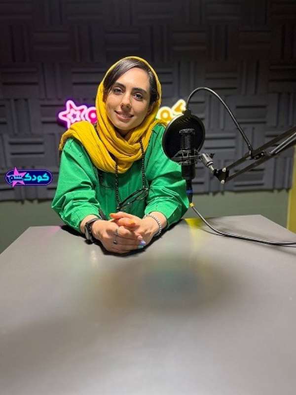 نیلوفر ناظری ، نویسنده کتاب بالاخره بامزه می نویسم نیلوفر ناظری ، نویسنده کتاب بالاخره بامزه می نویسم