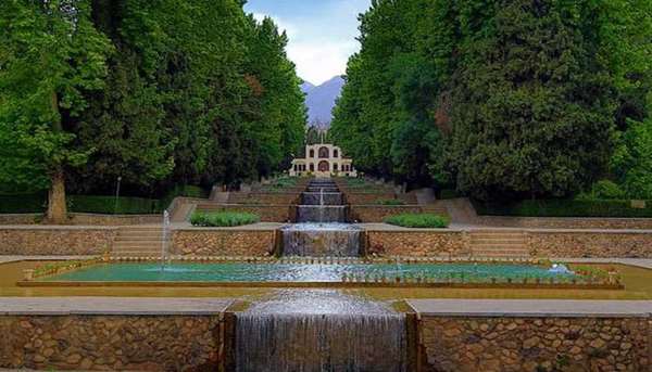 بررسی فعالیت های تفریحی و فرهنگی در کرمان برای خانواده ها