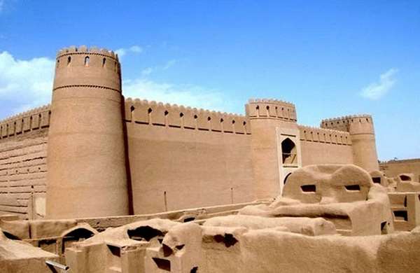بررسی فعالیت های تفریحی و فرهنگی در کرمان برای خانواده ها