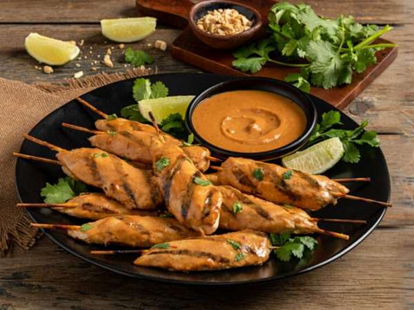 آشنایی با غذاهای خوشمزه اندونزی؛ از ناسی گورنگ تا ساتای