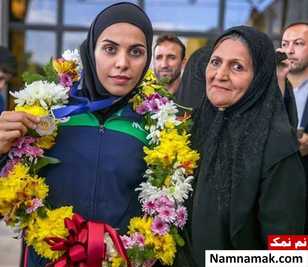 سارا شیربیگی و مادرش
