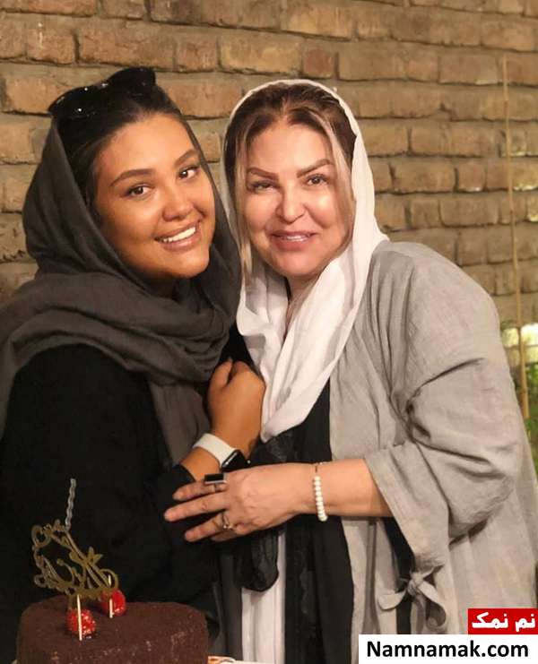 اکرم محمدی اکرم محمدی و دخترش