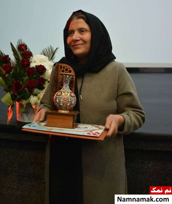 فیلم تقدیر از کبری گودرزی در اکران فیلم سینمایی آندو در شهرکرد فیلم تقدیر از کبری گودرزی در اکران فیلم سینمایی آندو در شهرکرد