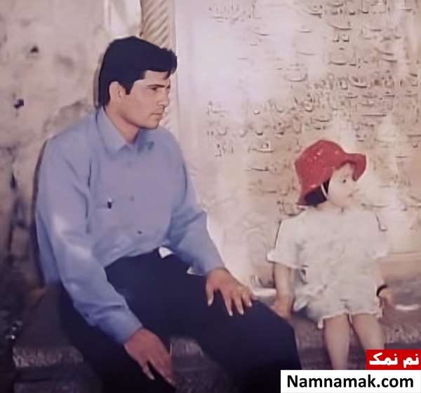 کودکی زهرا مددی در کنار پدرش