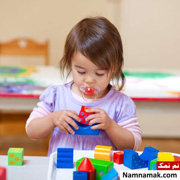فواید پستانک خوردن کودک