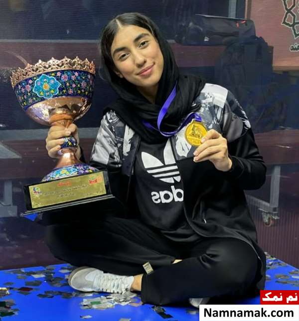 بیوگرافی مونا فلاحتی بیوگرافی مونا فلاحتی
