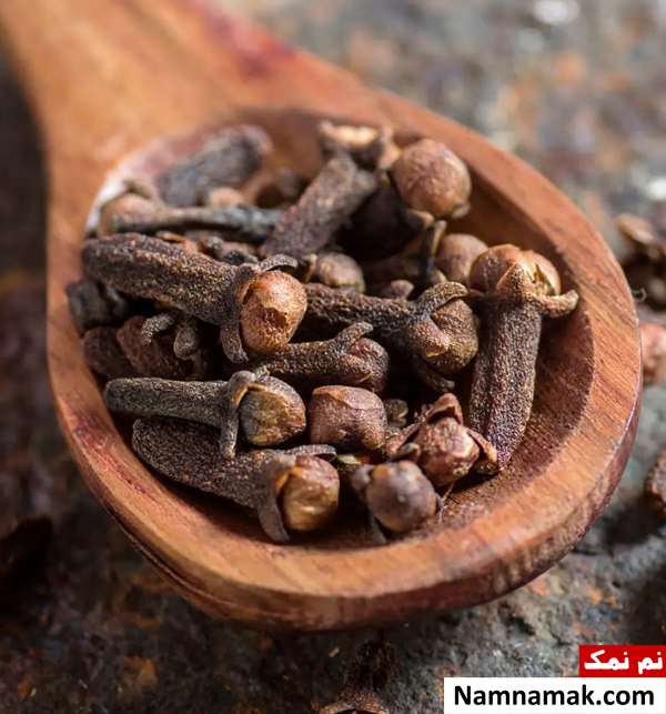طرز تهیه دهانشویه با میخک برای درمان بوی بد دهان