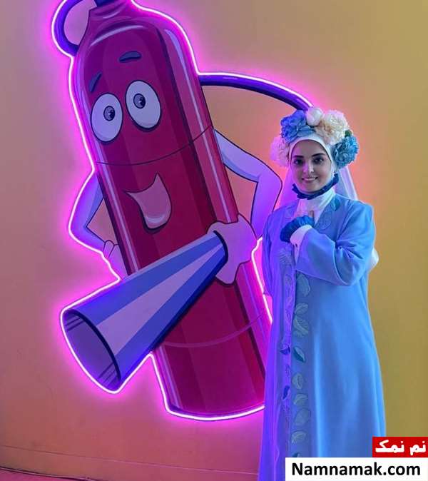 نیلوفر همرنگ