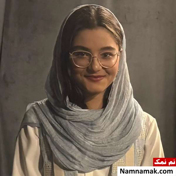آترینا فرحمند رتبه یک کنکور تجربی
