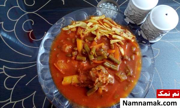 طرز تهیه خورش لوبیا سبز با مرغ و هویج