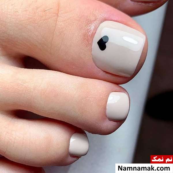 طراحی ناخن ساده با لاک
