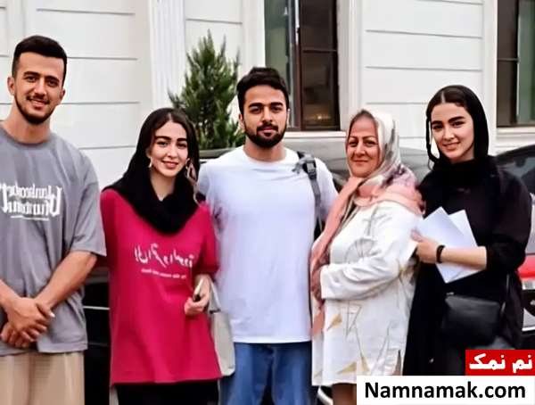 سونیا حسینی و برادران و مادرش