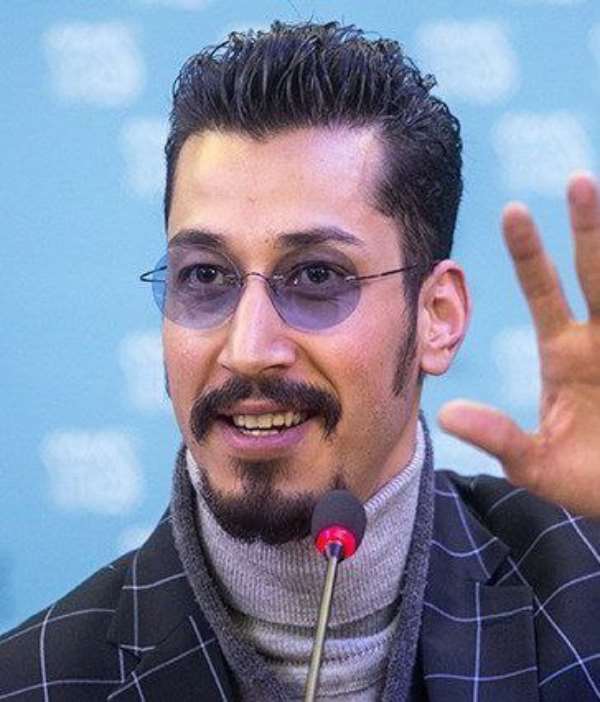 تیفوسی های استقلال