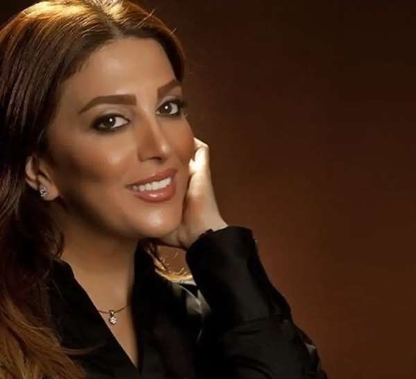 عکس های ژیلا صادقی بی حجاب در خارج