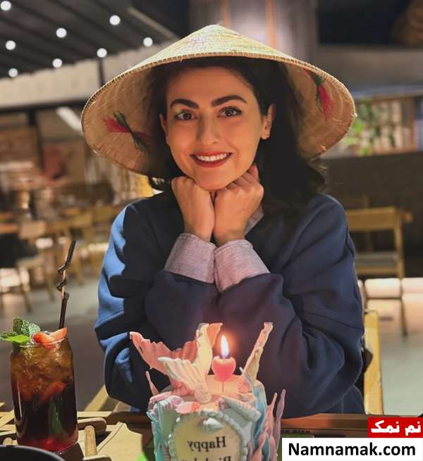 پریسا دوستی - Parisa Dousti