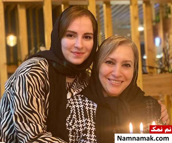 ثریا آقایی و مادرش