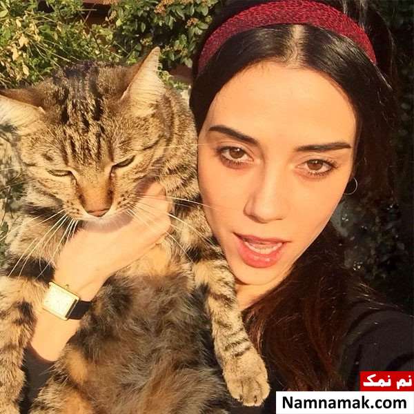 جانسو دره - Cansu Dere