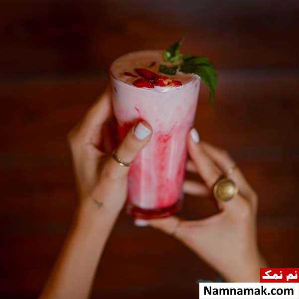 شیر توت فرنگی