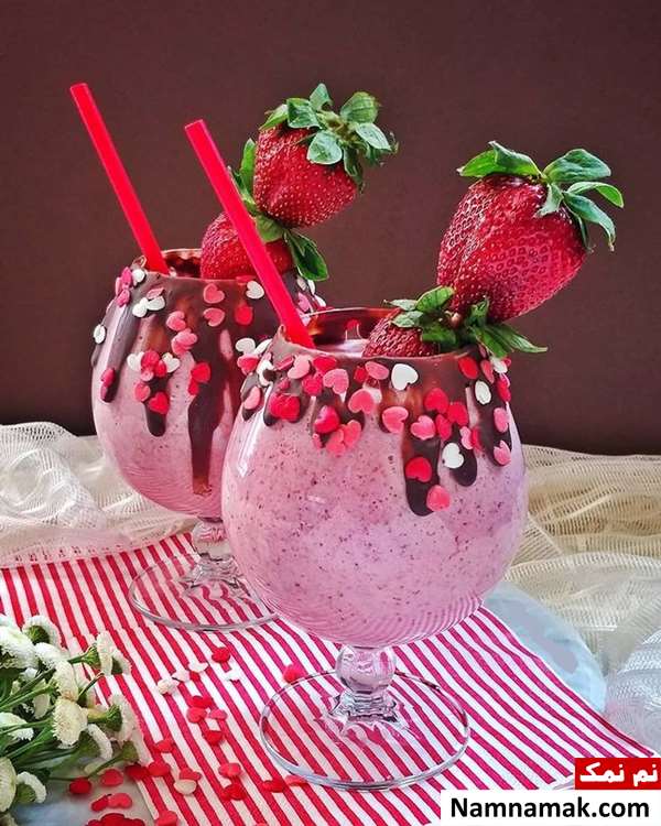 میلک شیک توت فرنگی بدون بستنی