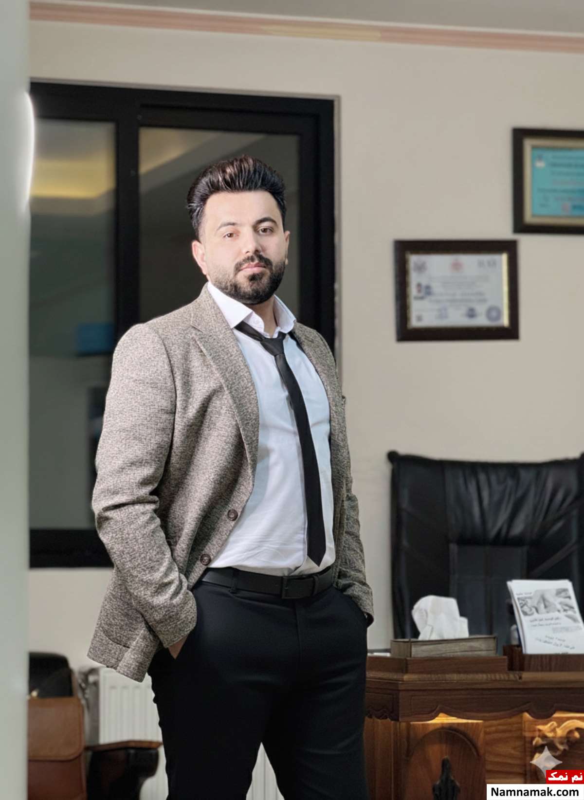 دکتر هونیارخان قادری