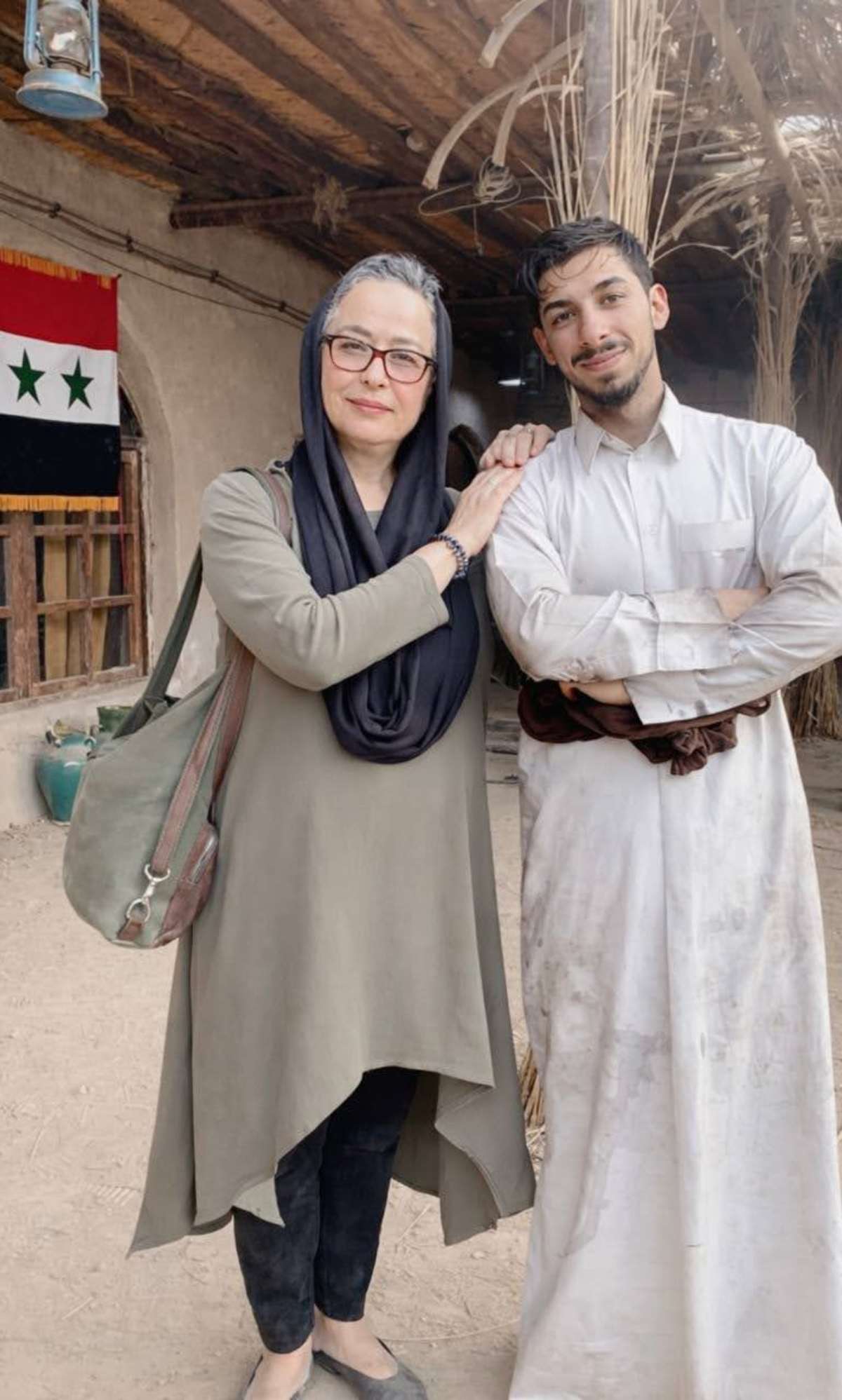 زندگینامه فلاح ظاهری و همسرش فلاح ظاهری و آزیتا حاجیان در سریال نجلا