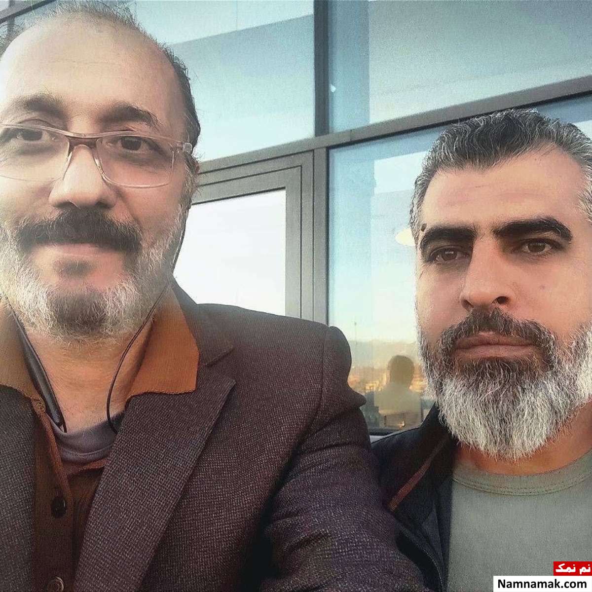 فیلم نیمه تاریک ماه به تهیه کنندگی محمدعلی علیمحمدی و نویسندگی و کارگردانی کامران تهرانی فیلم نیمه تاریک ماه به تهیه کنندگی محمدعلی علیمحمدی و نویسندگی و کارگردانی کامران تهرانی