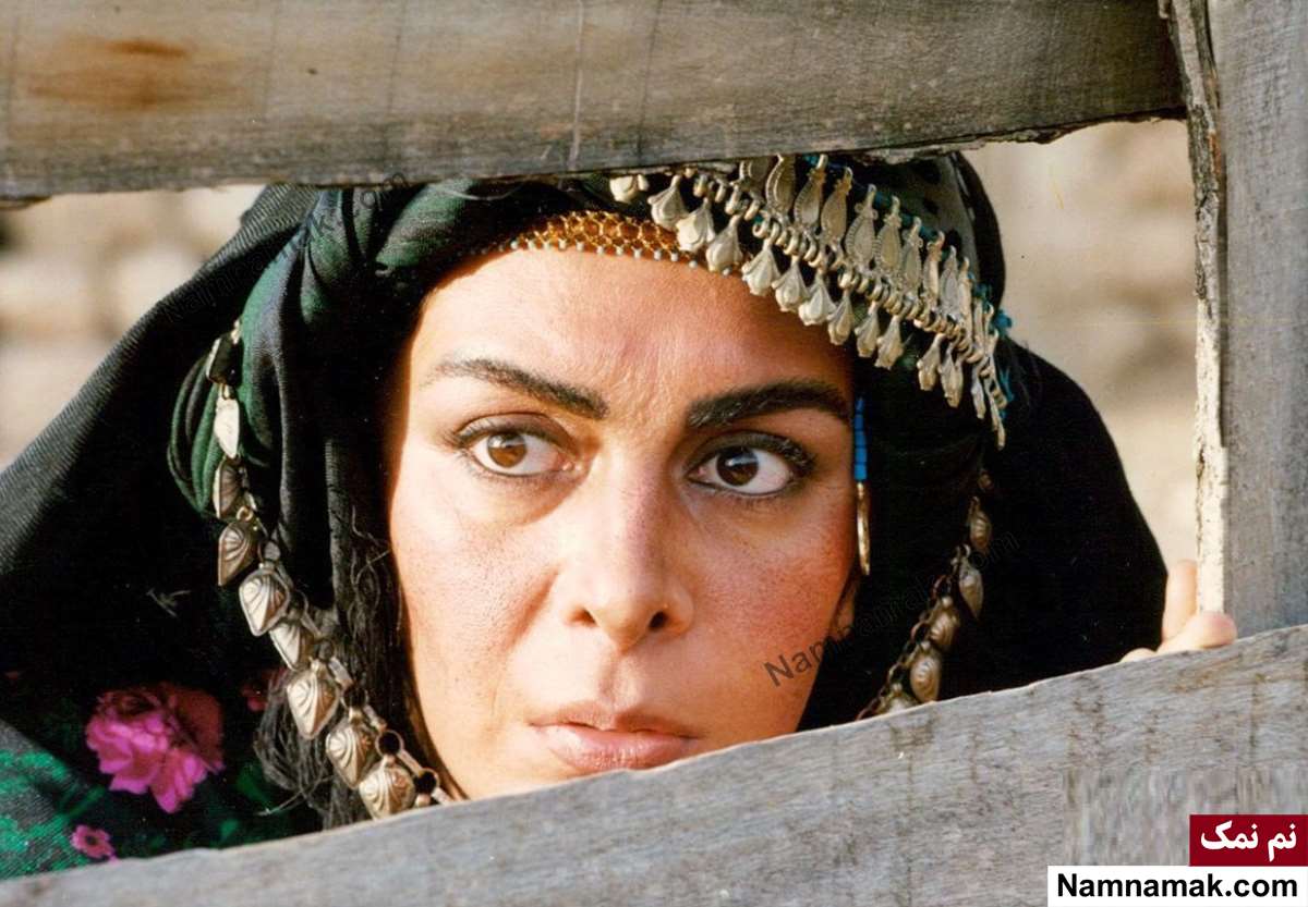 خلاصه داستان و بیوگرافی بازیگران فیلم پنجه در خاک افسانه بایگان در فیلم پنجه در خاک
