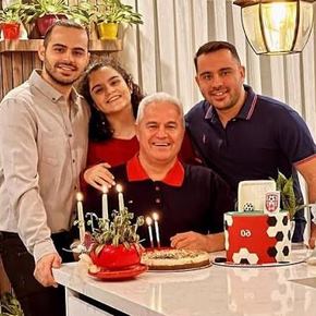 بیوگرافی فرشاد پیوس و همسرش با عکس + فرزندان