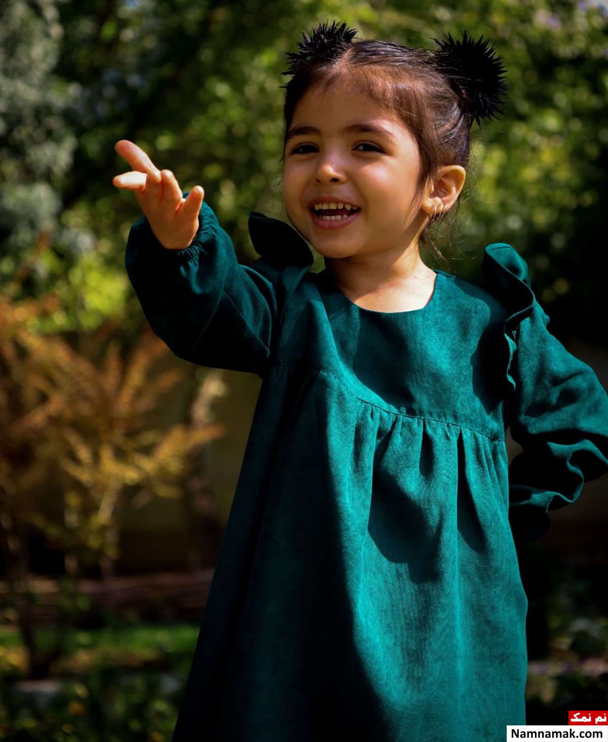 رویسا عزیزی رویسا عزیزی